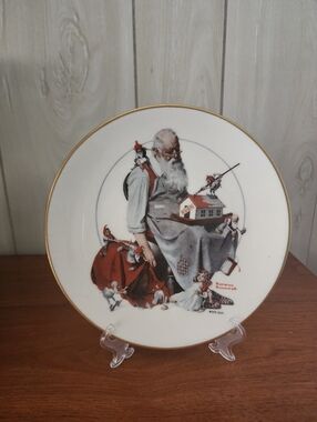 Decorative White and Red Norman Rockwell Collector Plate